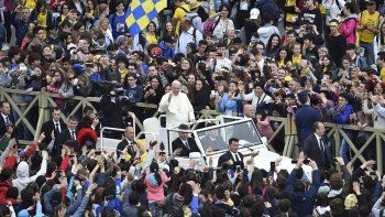 El Papa Francisco advirtió que “la felicidad no es una app”