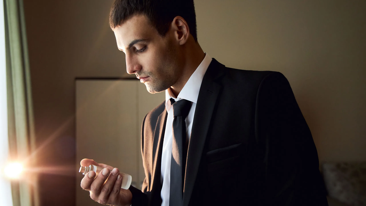 El perfume puede ser una maravillosa técnica de seducción. El perfume puede ser una maravillosa técnica de seducción.