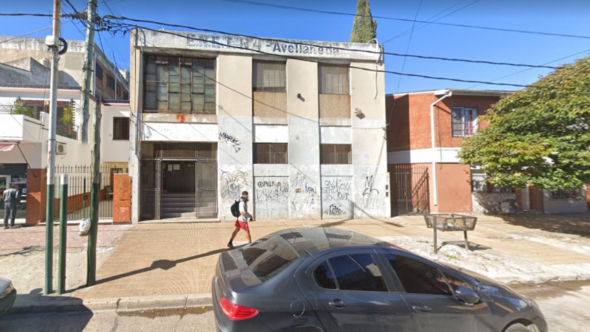 El joven y su amiga habían salido de la escuela, en Avellaneda, y la chica fue asaltada por dos delincuentes. Tomás intentó defenderla pero fue asesinado a puñaladas