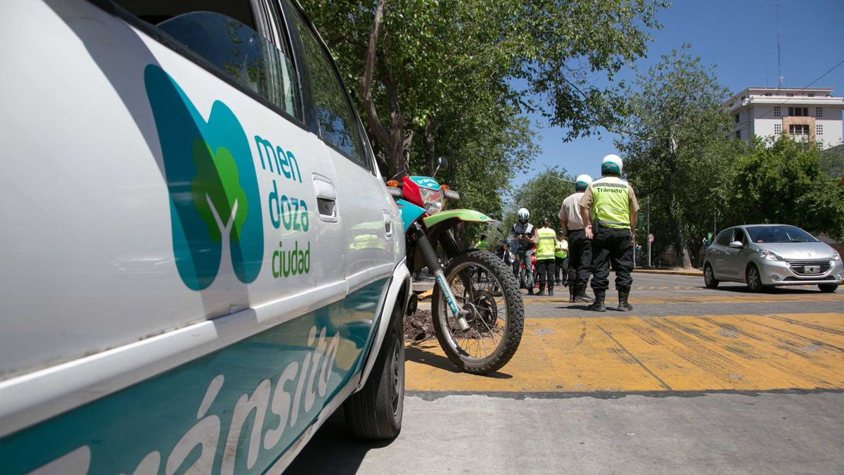 Preventores atentos a la marcha de las organizaciones sociales, entre ellas el Polo Obrero. Preventores atentos a la marcha de las organizaciones sociales, entre ellas el Polo Obrero.