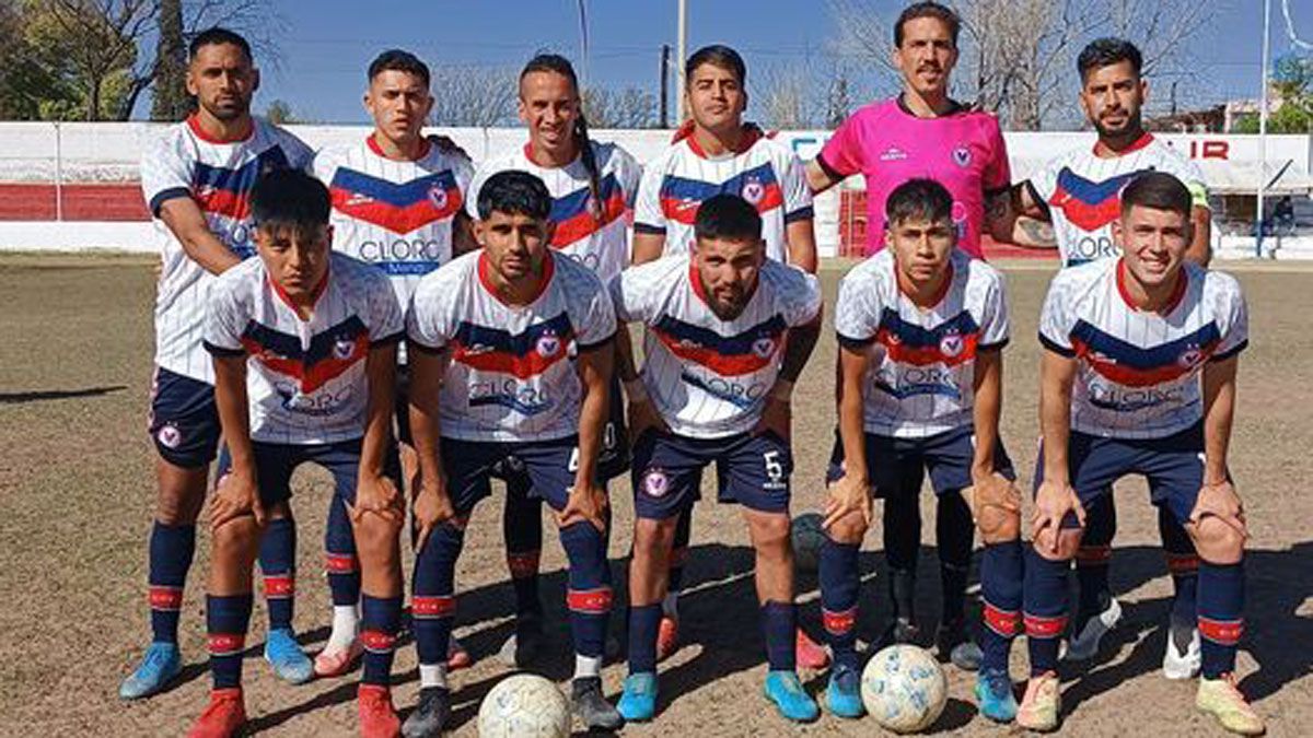 Lavalle superó a Boca y lidera la zona D.