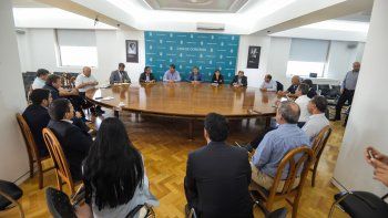 Impuesto Automotor: Suarez e intendentes analizan cómo aliviarlo y cómo impactará en la caja provincial