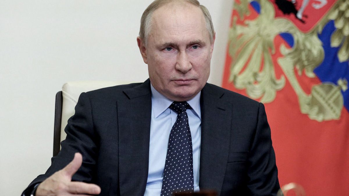 El presidente ruso Vladimir Putin aceptó la propuesta de las autoridades sanitarias y anunció una semana no laborable debido al avance de muertes y contagios por Covid-19 