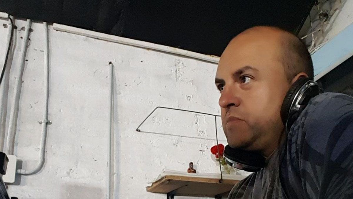 Darío Quiroga en su rol de DJ.