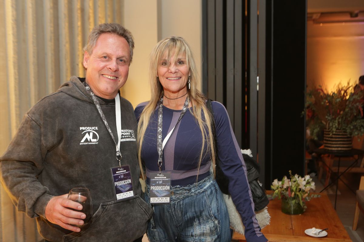 Alejandro Lasaigues (con su esposa) feliz por el éxito del torneo Alejandro Lasaigues (con su esposa) feliz por el éxito del torneo