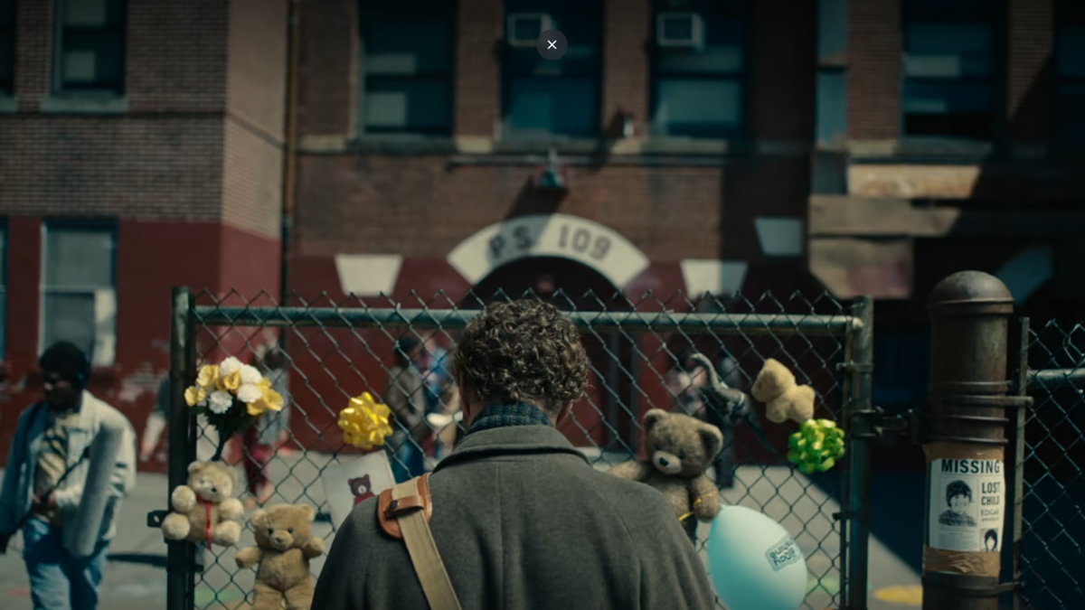 Edgar desaparece camino a la escuela y su padre inicia una intensa búsqueda. Edgar desaparece camino a la escuela y su padre inicia una intensa búsqueda.