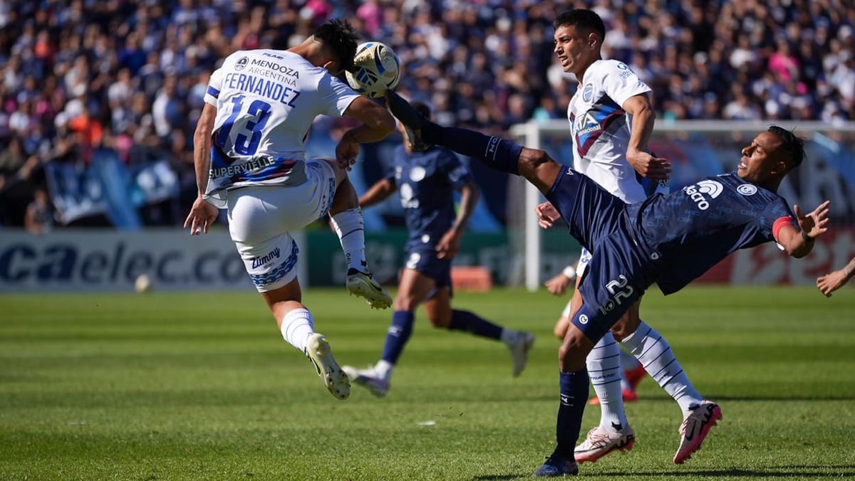 Sebasti&aacute;n Villa contra el Indio, una de las tantas postales que dej&oacute; el colombiano.