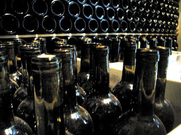 Crisis del vidrio: Vaquié insistió con Guzmán para poder importar botellas sin costo