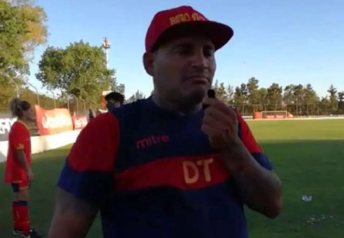 Carlos Torres dej&oacute; de dirigir al Deportivo Espa&ntilde;ol tras una denuncia de abuso sexual y la AFA se hizo eco