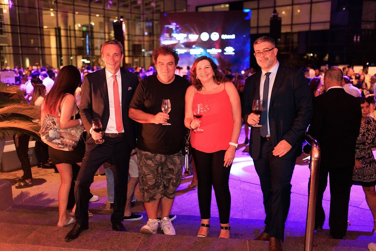 Fernando Gabrielli, Alejandro Vigil y Maria Sance,junto a Miguel Urmeneta, Gerente de Park Hyatt Mendoza. Fernando Gabrielli, Alejandro Vigil y Maria Sance,junto a Miguel Urmeneta, Gerente de Park Hyatt Mendoza. 