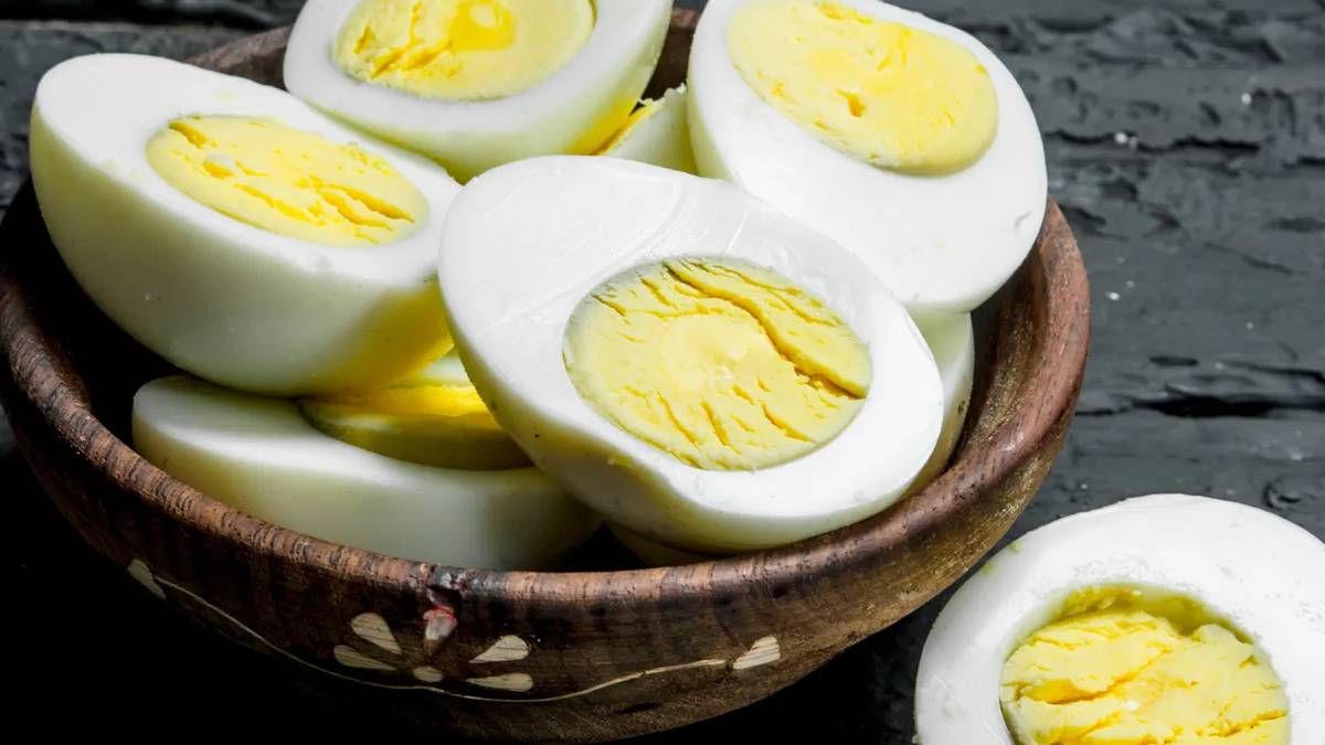 La razón por la que algunos huevos cocidos tienen la yema verde.