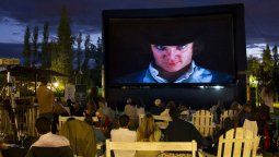 Películas de los años 80 se proyectarán en bodegas mendocinas