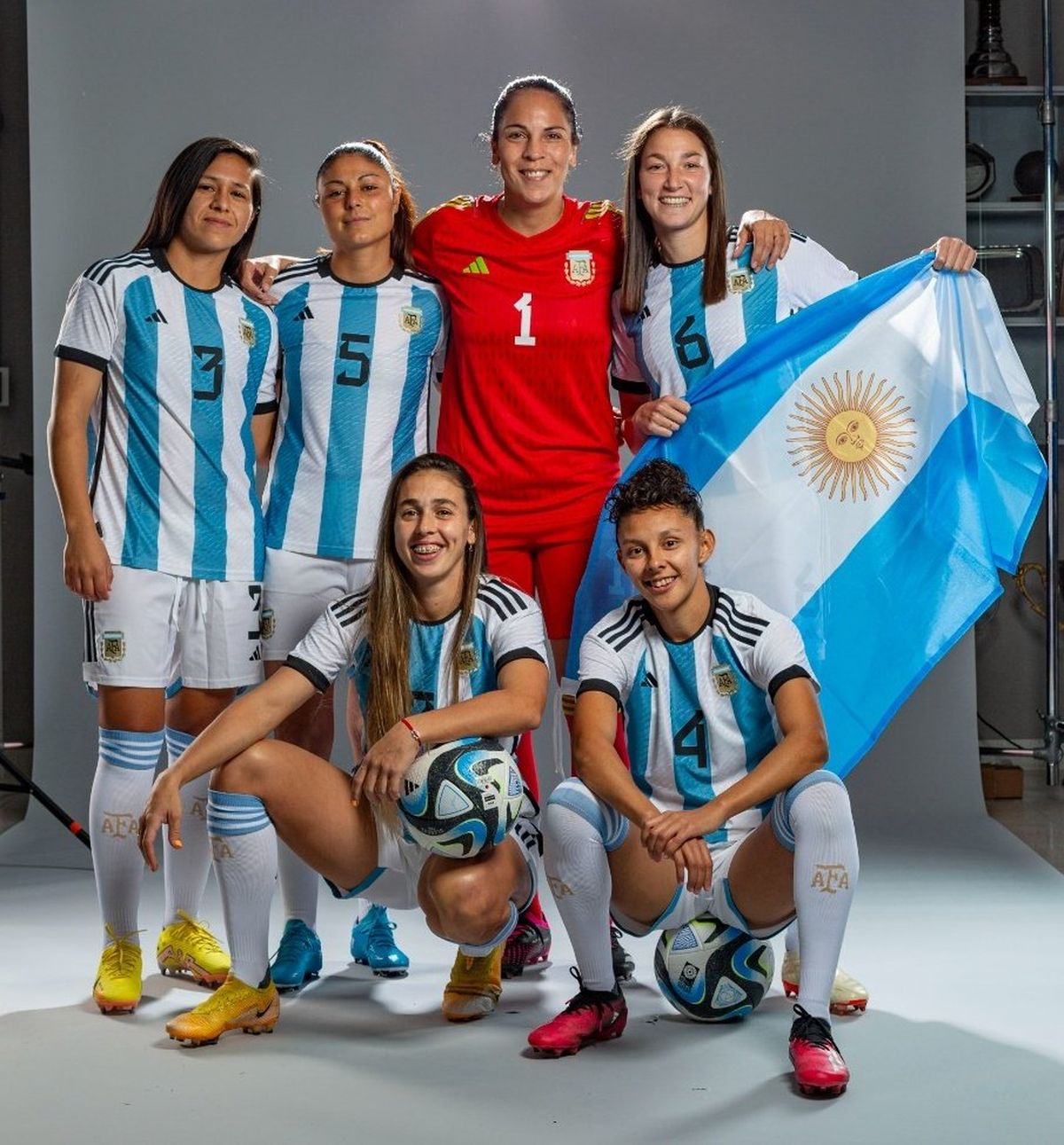 Cruz (4) en una de las fotos oficiales de la Selección argentina femenina