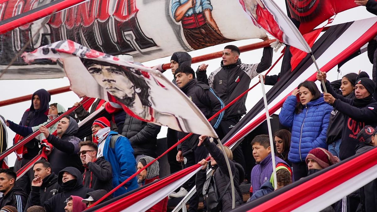 La gente del Deportivo Maipú. La gente del Deportivo Maipú.