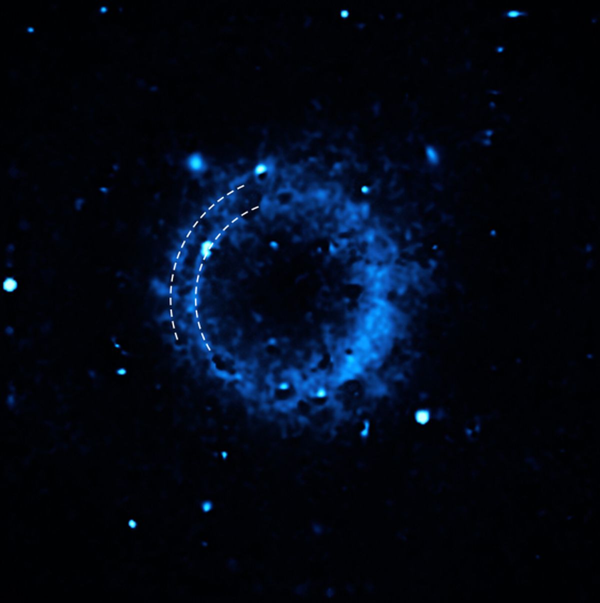 Gran descubrimiento en el cerro Paranal de Chile: una estrella destrozada sorprende a los científicos Gran descubrimiento en el cerro Paranal de Chile: una estrella destrozada sorprende a los científicos