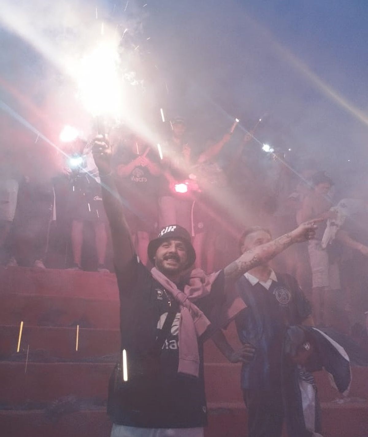 Gastón viajó 6.929 kilómetros, desde Texas a Córdoba, para ver a Independiente Rivadavia.