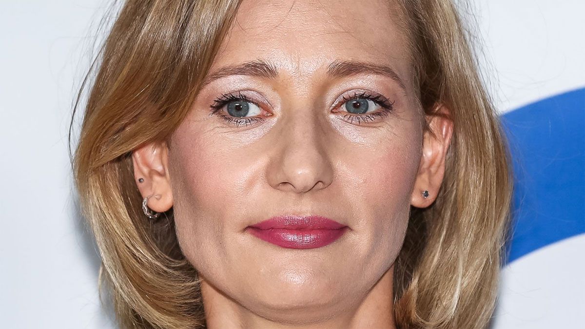 La actriz Magdalena Poplawska interpreta a Helena Michalowska en la serie de Netflix.