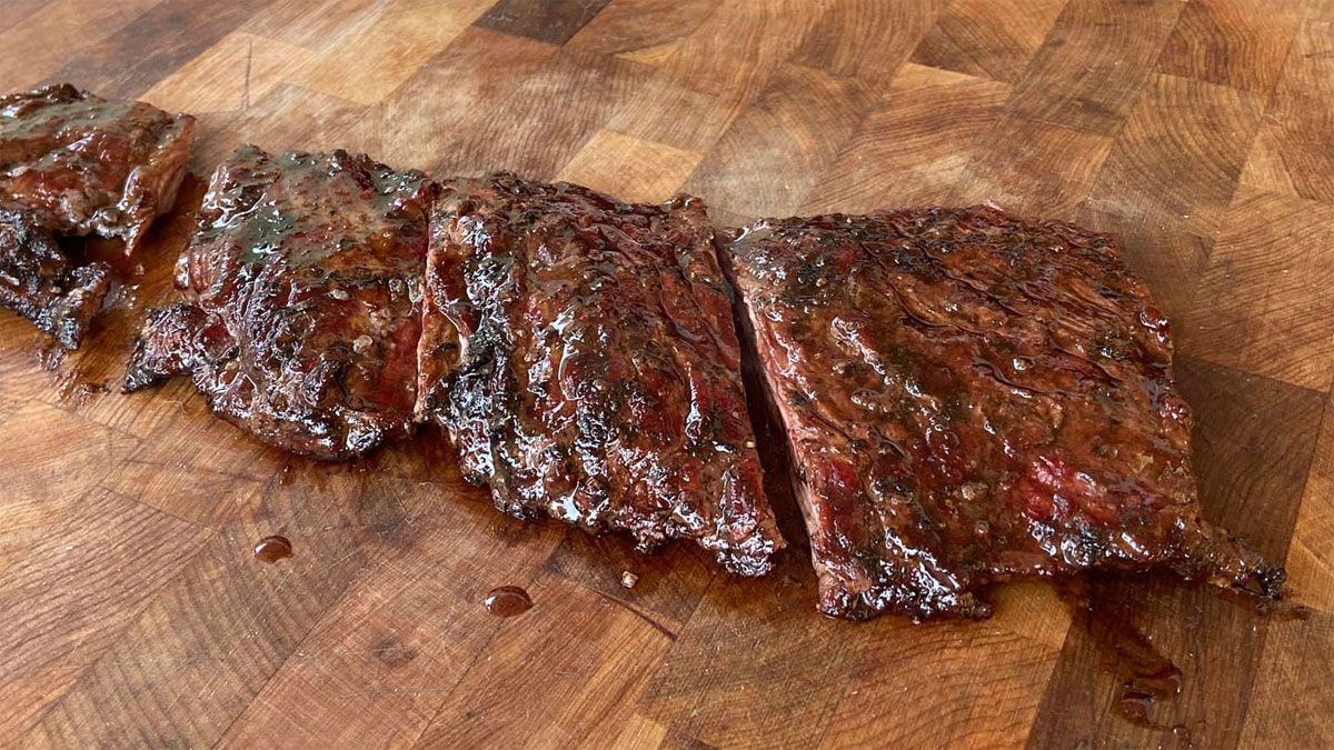 La falsa entraña es un corte 35% más barato que la entraña. La falsa entraña es un corte 35% más barato que la entraña.