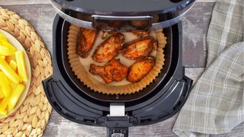 La freidora de aire que es furor en Mercado Libre: cociná pollo, carnes y papas fritas en minutos La freidora de aire que es furor en Mercado Libre: cociná pollo, carnes y papas fritas en minutos