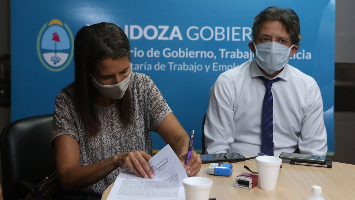 Los empleados judiciales aceptaron el aumento salarial del 20% en tres cuotas, más una suma fija de $54.000 en 8 tramos.