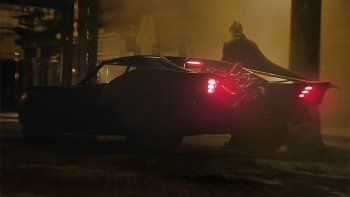 Filtraron el Batimóvil y el traje de Batman que usará Robert Pattinson