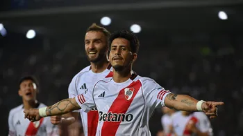 River, sin arquero por la expulsión de Beltrán, le ganó sobre la hora a Carabobo por la Copa Sudamericana