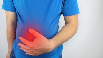 La sencilla postura para evitar la pesadez después de comer sin moverte de la silla La sencilla postura para evitar la pesadez después de comer sin moverte de la silla