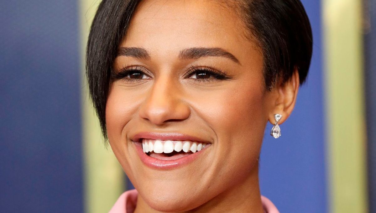 Ariana DeBose enseña cómo lucir una mirada impactante e iluminada