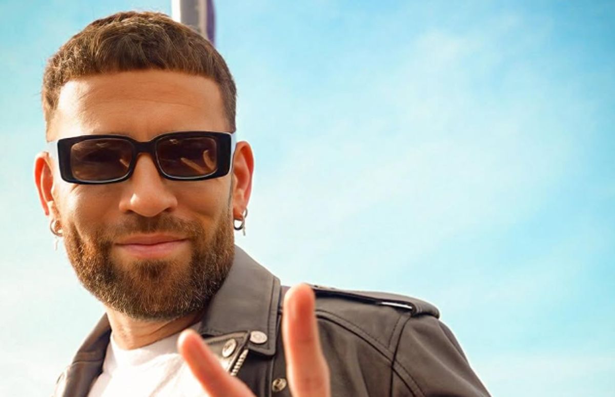 Otamendi llegó a Ezeiza y no habló de su futuro.