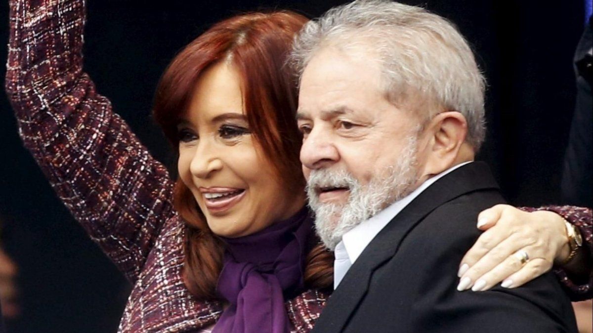 Cristina Kirchner y Lula da Silva se volverán a reunir en el departamento de la ex presidenta, donde cumple la prisión domiciliaria.