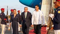 Alberto Férnandez al llegar a Dominicana.