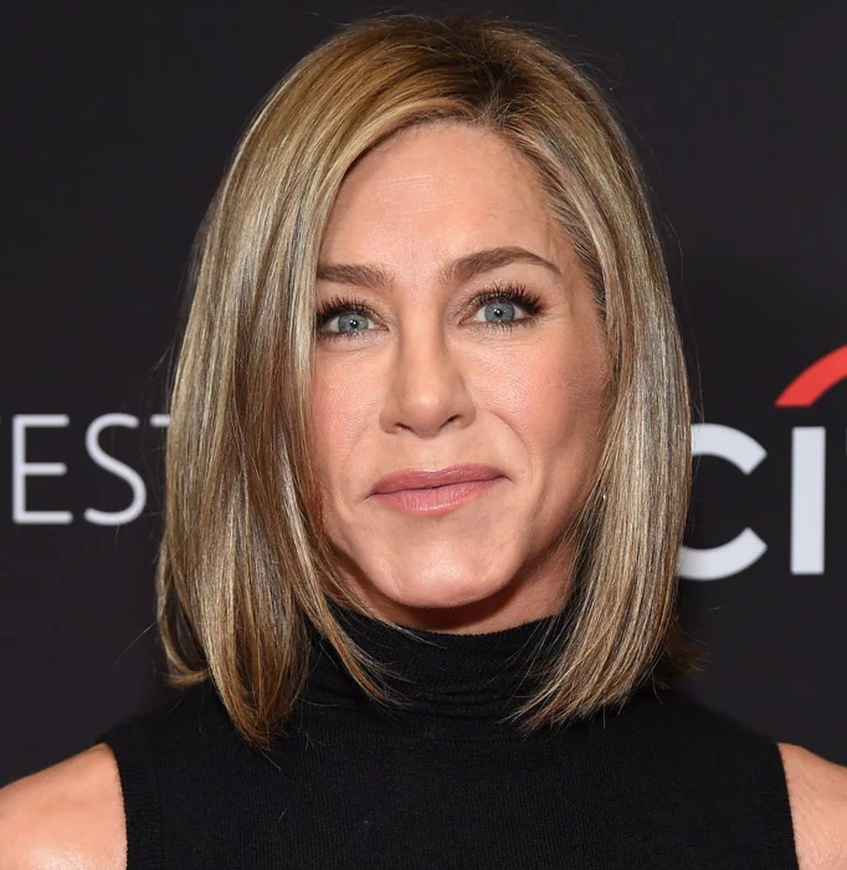 El corte bob con raya de lado es de los preferidos de la actriz Jennifer Aniston. El corte bob con raya de lado es de los preferidos de la actriz Jennifer Aniston.