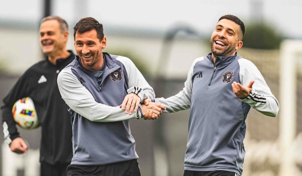 Messi y Jordi Alba viajan a El Salvador para jugar este viernes