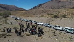 Empresarios y funcionarios en un recorrido por el lugar donde se realizaría la obra.