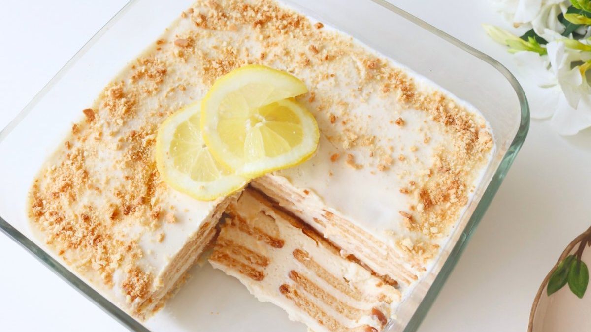 Carlota de limón, una de las recetas dulces más deliciosas y baratas.