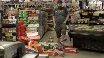 Un fuerte terremoto causó pánico e imágenes impresionantes en California