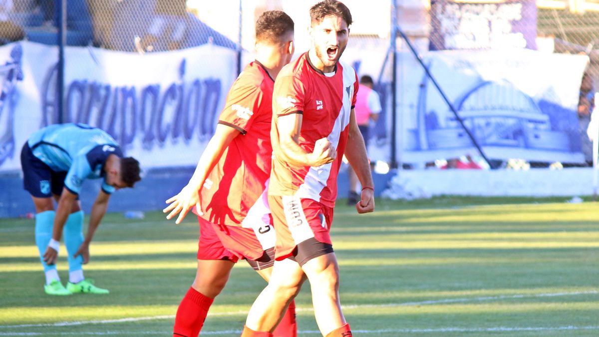 Matías Viguet es el goleador del Deportivo Maipú con tres tantos. Matías Viguet es el goleador del Deportivo Maipú con tres tantos.