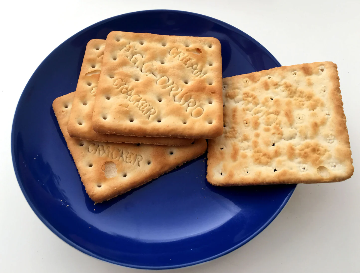 Un adolescente de 14 años comió una galletita de agua y empezó a escupir sangre: le encontraron algo inesperado