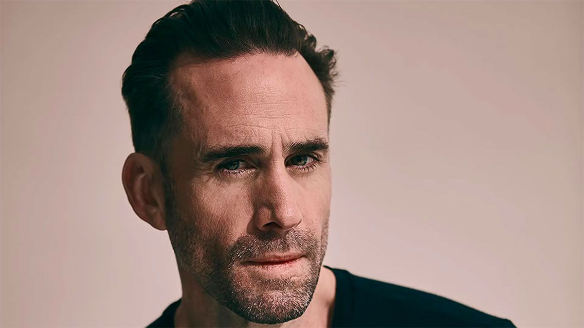Joseph Fiennes es el protagonista de La resurrección de Cristo, película que se puede ver en Netflix.