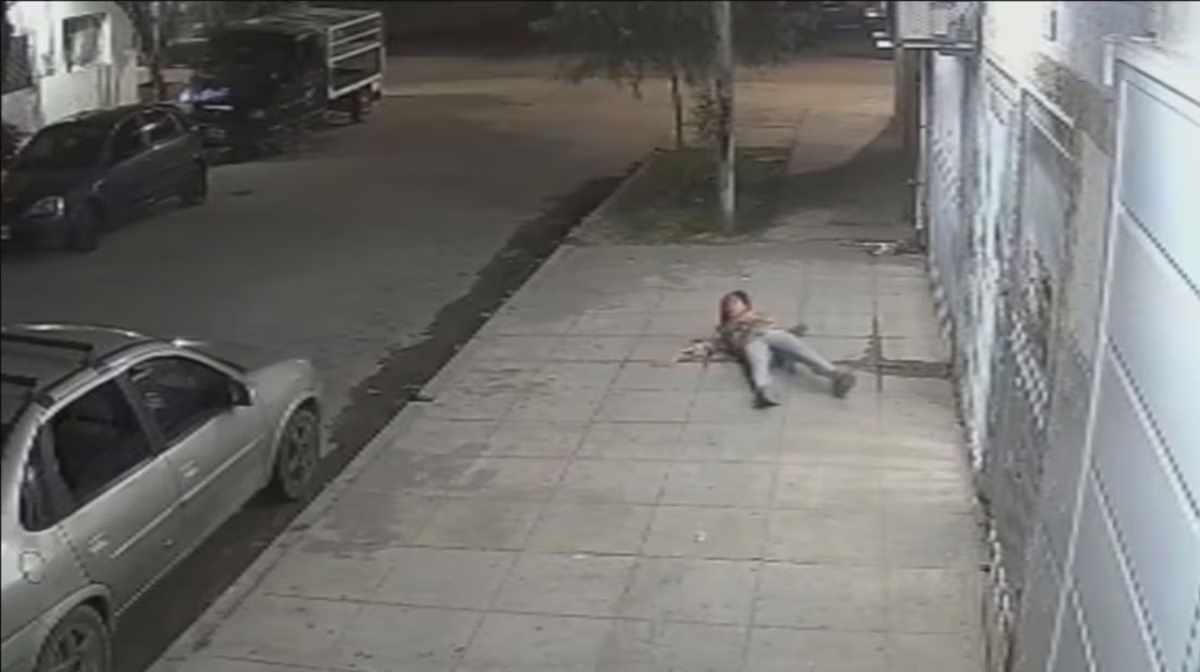 La Matanza. Una chica quedó paralítica al recibir dos disparos por la espalda como parte de una venganza. La Matanza. Una chica quedó paralítica al recibir dos disparos por la espalda como parte de una venganza. 