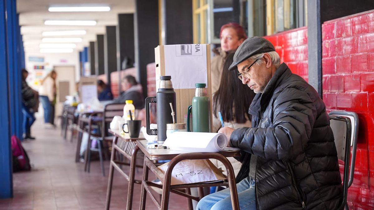 Los ciudadanos asistirán a las urnas el próximo 26 de octubre en Argentina. Los ciudadanos asistirán a las urnas el próximo 26 de octubre en Argentina.