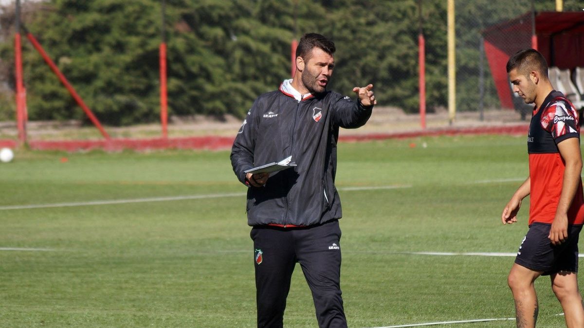 Cristian Campagnani ya tiene el once para jugar ante Chicago