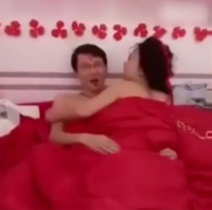 Nueva moda en China: los novios tienen sexo frente a los invitados