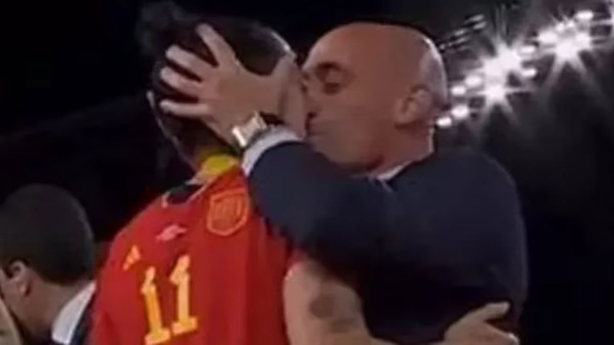 La desmedida euforia y beso no consentido de Luis Rubiales a Jenni Hermoso motivó