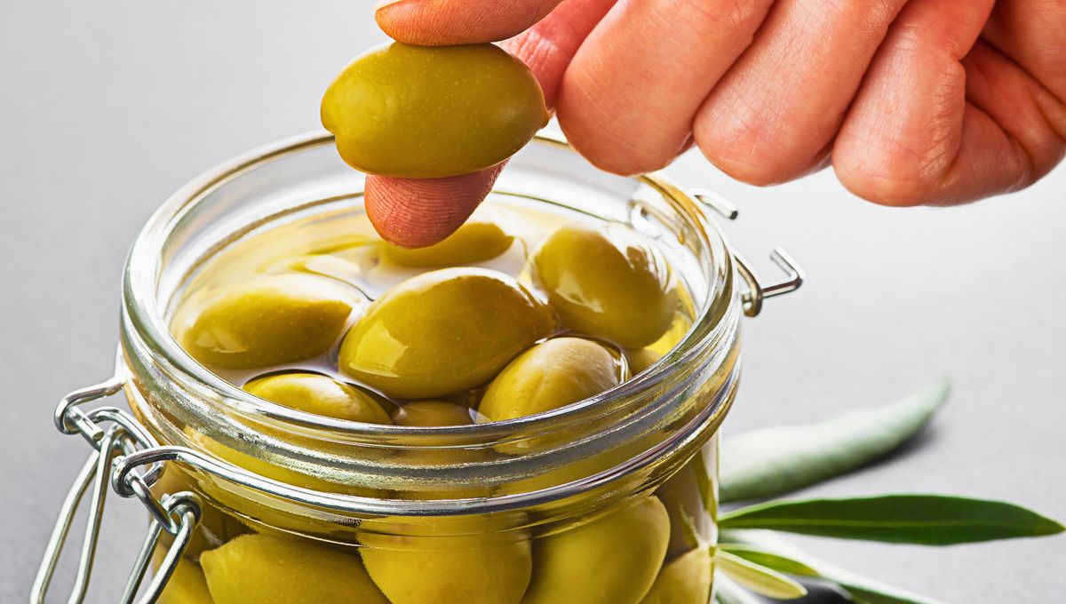 Si notas un aspecto raro, moho con pelusa o un olor desagradable, no consumas el alimento. Si notas un aspecto raro, moho con pelusa o un olor desagradable, no consumas el alimento. 