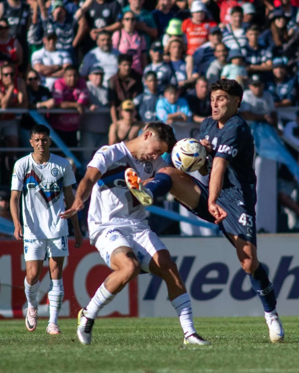 Fabrizio Sartori tuvo que salir en el partido entre Independiente Rivadavia y Godoy Cruz por la expulsión de Bottari. Foto: Gentileza Prensa Lepra. 