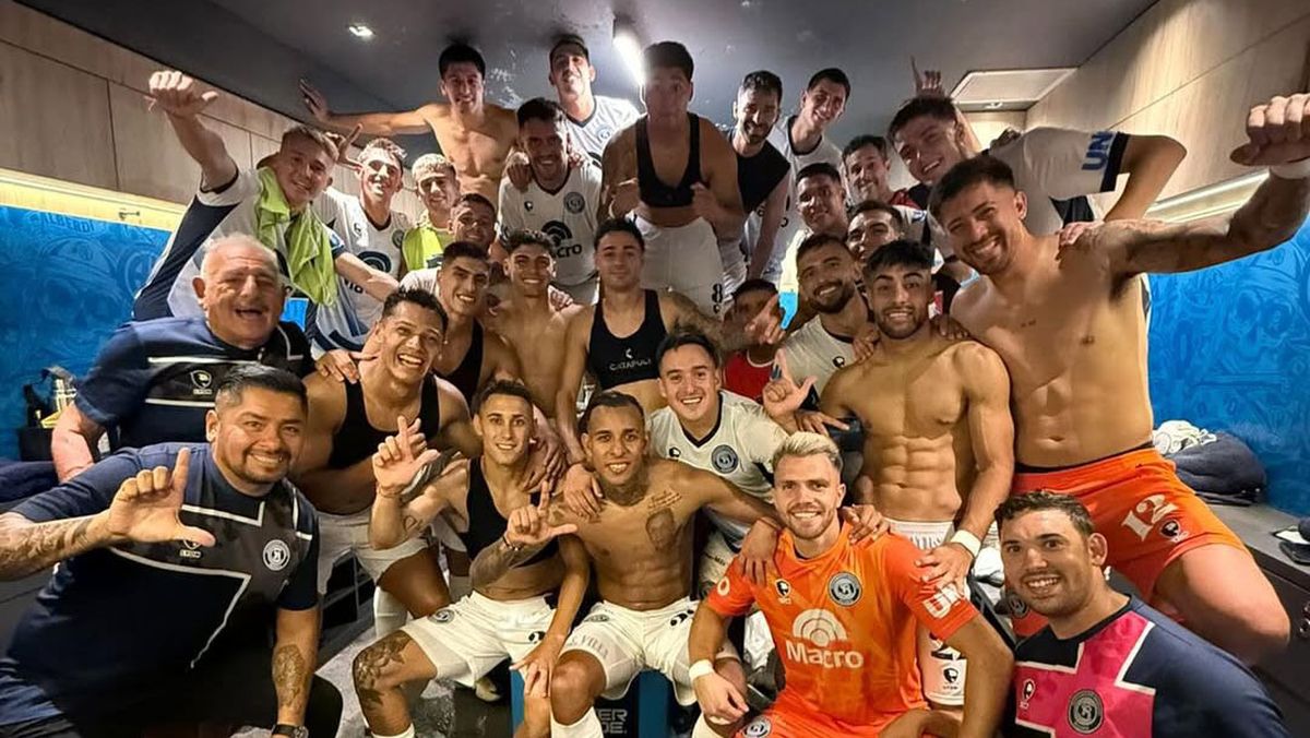 Independiente Rivadavia festejó el gran triunfo ante Belgrano tras la goleada por 3 a 0 en Alberdi. Independiente Rivadavia festejó el gran triunfo ante Belgrano tras la goleada por 3 a 0 en Alberdi.