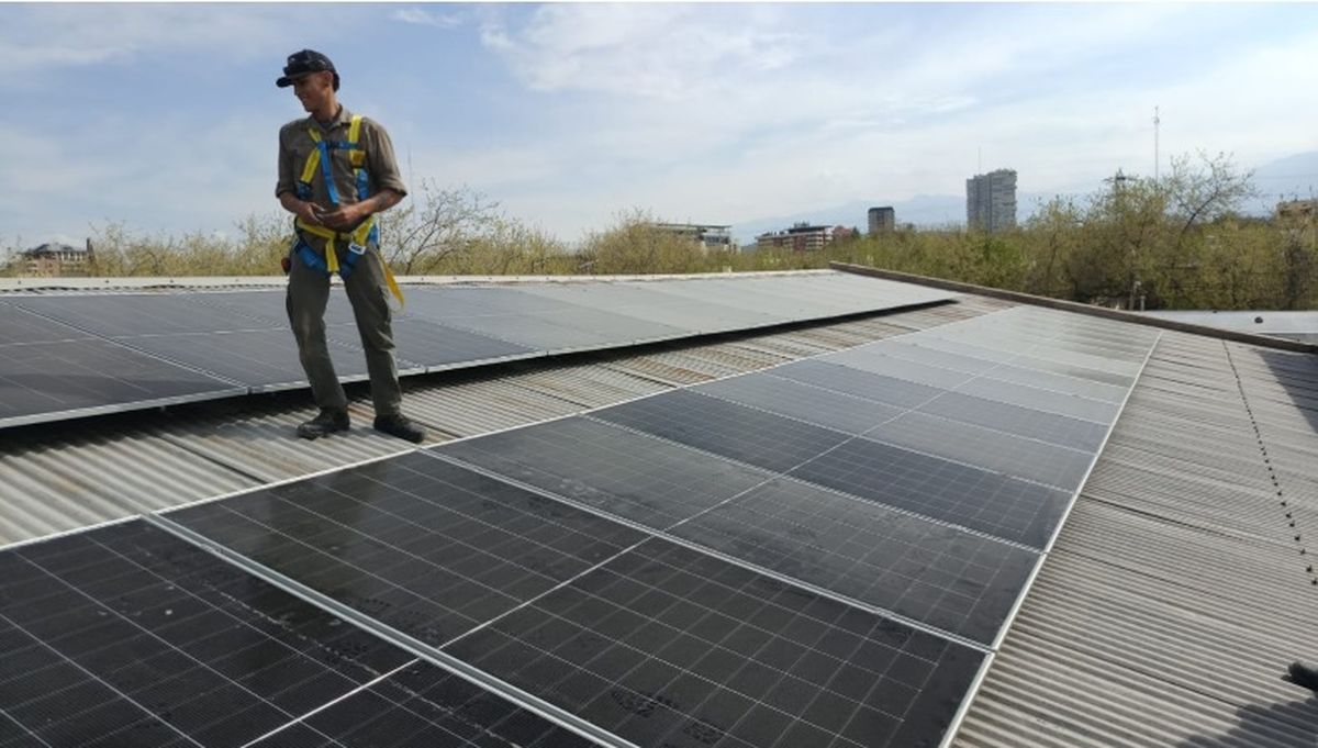 Alumnos de secundarias técnicas este año participaron en la iniciativa de la DGE de llevar energía solar a las escuelas. Alumnos de secundarias técnicas este año participaron en la iniciativa de la DGE de llevar energía solar a las escuelas.