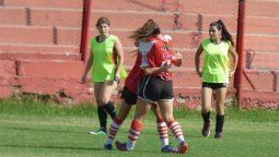 Las chicas anticiparon el clásico departamental entre Maipú y Gutiérrez
