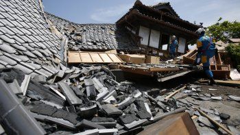 Fuertes lluvias impiden los trabajos de rescate tras la seguidilla de terremotos en Japón